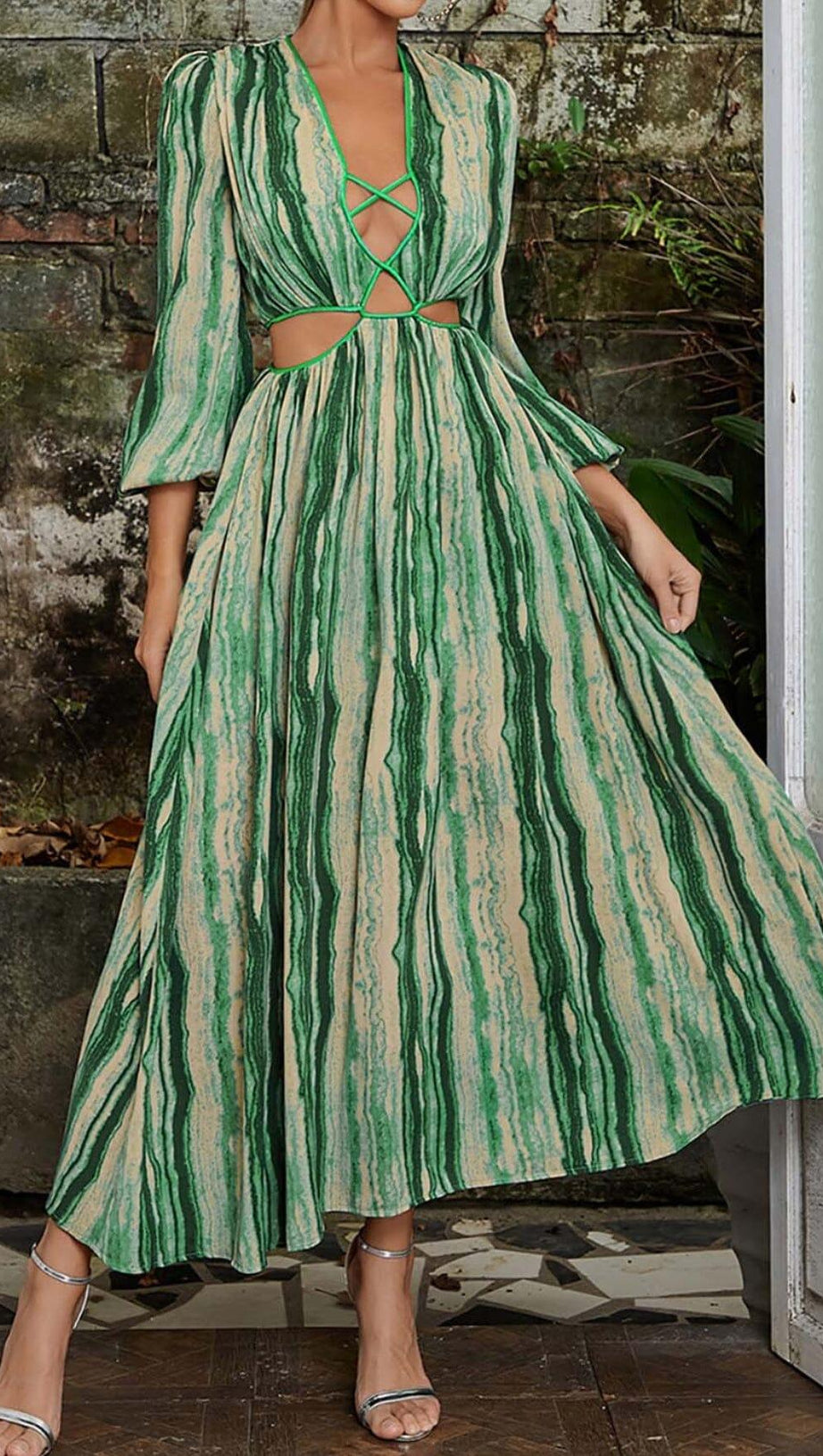 ALLOVER PRINT CUT OUT PUFF SLEEVE DRESS IN EMERALD GEMSTONE