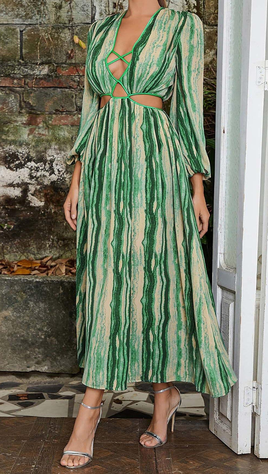 ALLOVER PRINT CUT OUT PUFF SLEEVE DRESS IN EMERALD GEMSTONE