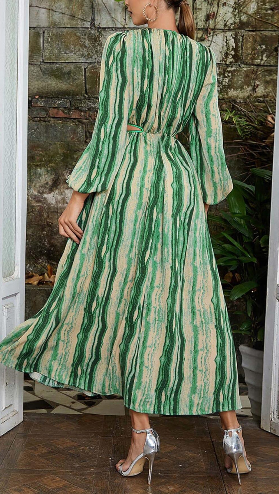 ALLOVER PRINT CUT OUT PUFF SLEEVE DRESS IN EMERALD GEMSTONE