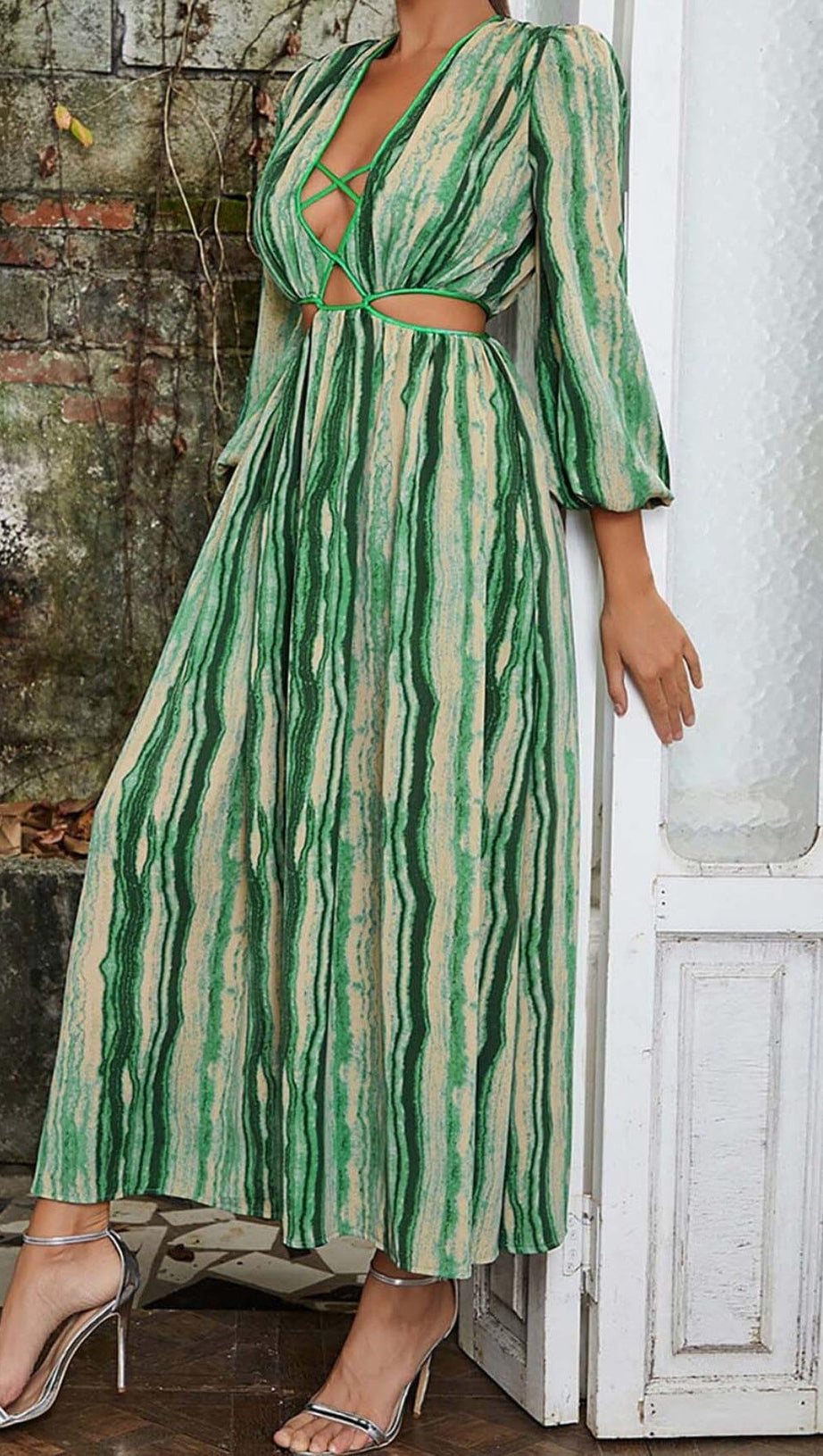 ALLOVER PRINT CUT OUT PUFF SLEEVE DRESS IN EMERALD GEMSTONE