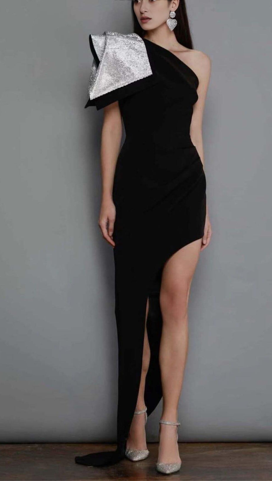 ASYMMETRIC DIAMOND HIGH-LOW DRESS IN BLACK