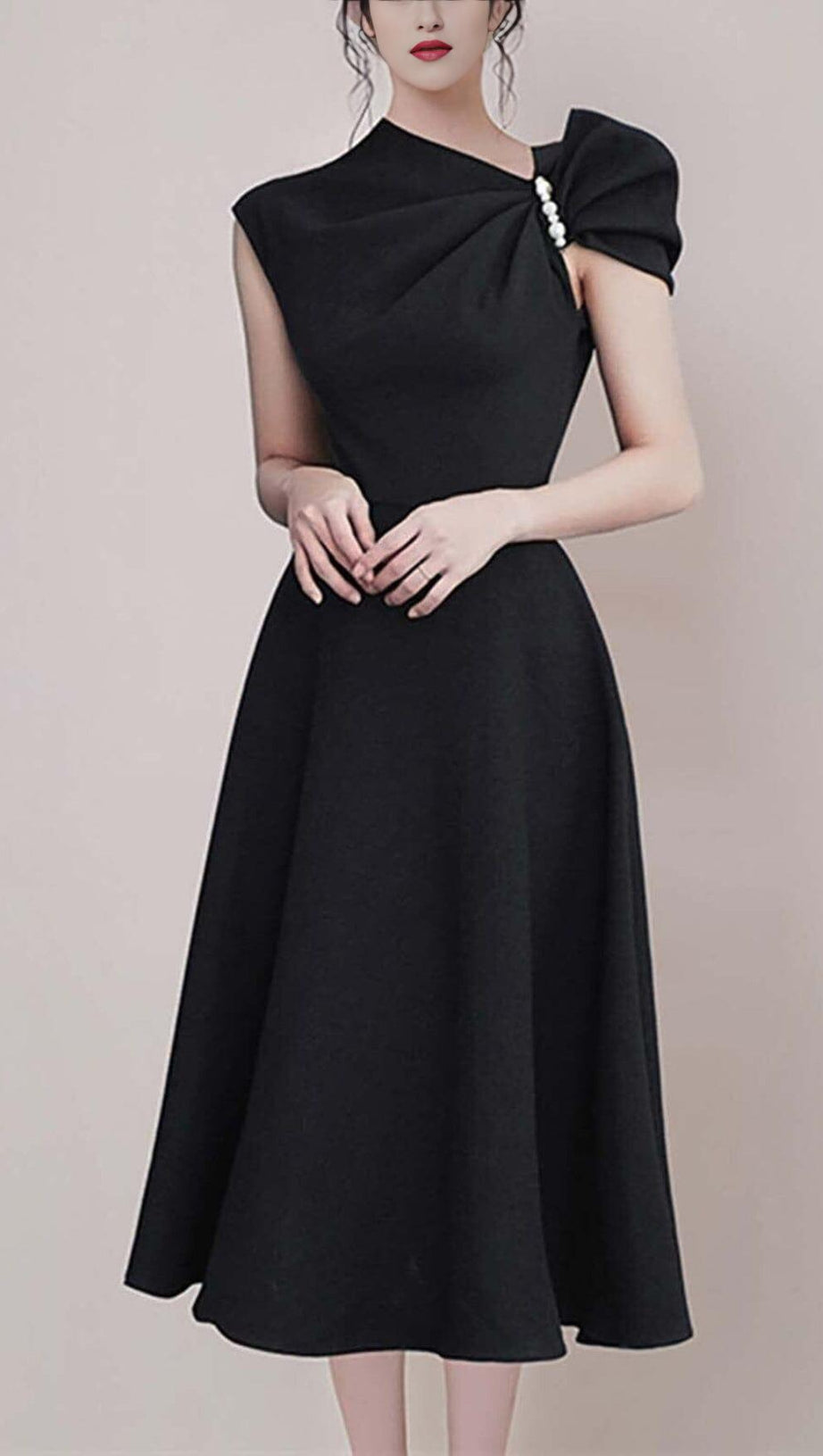 ASYMMETRIC SLEEVE PEARLS MIDI DRESS IN BLACK