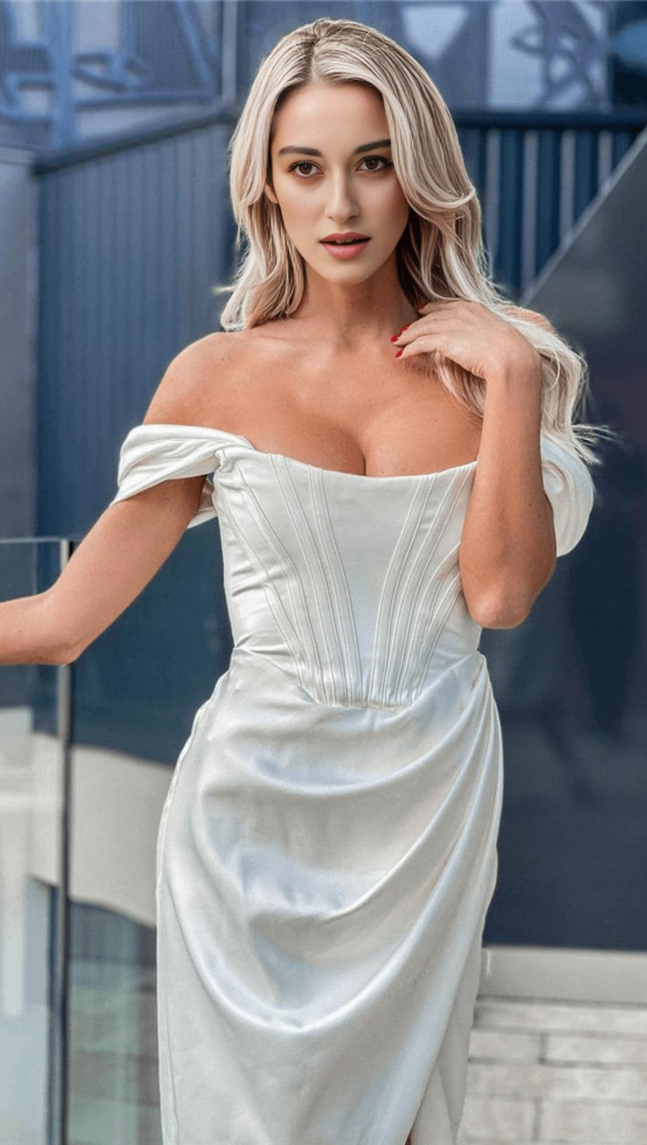ABITO MIDI CON CORSETTO IN RASO BIANCO