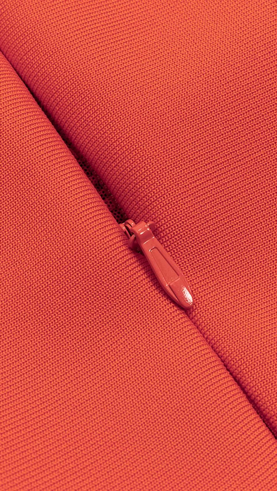 KORSETT-MIDIKLEID MIT RÜSCHEN IN ROT