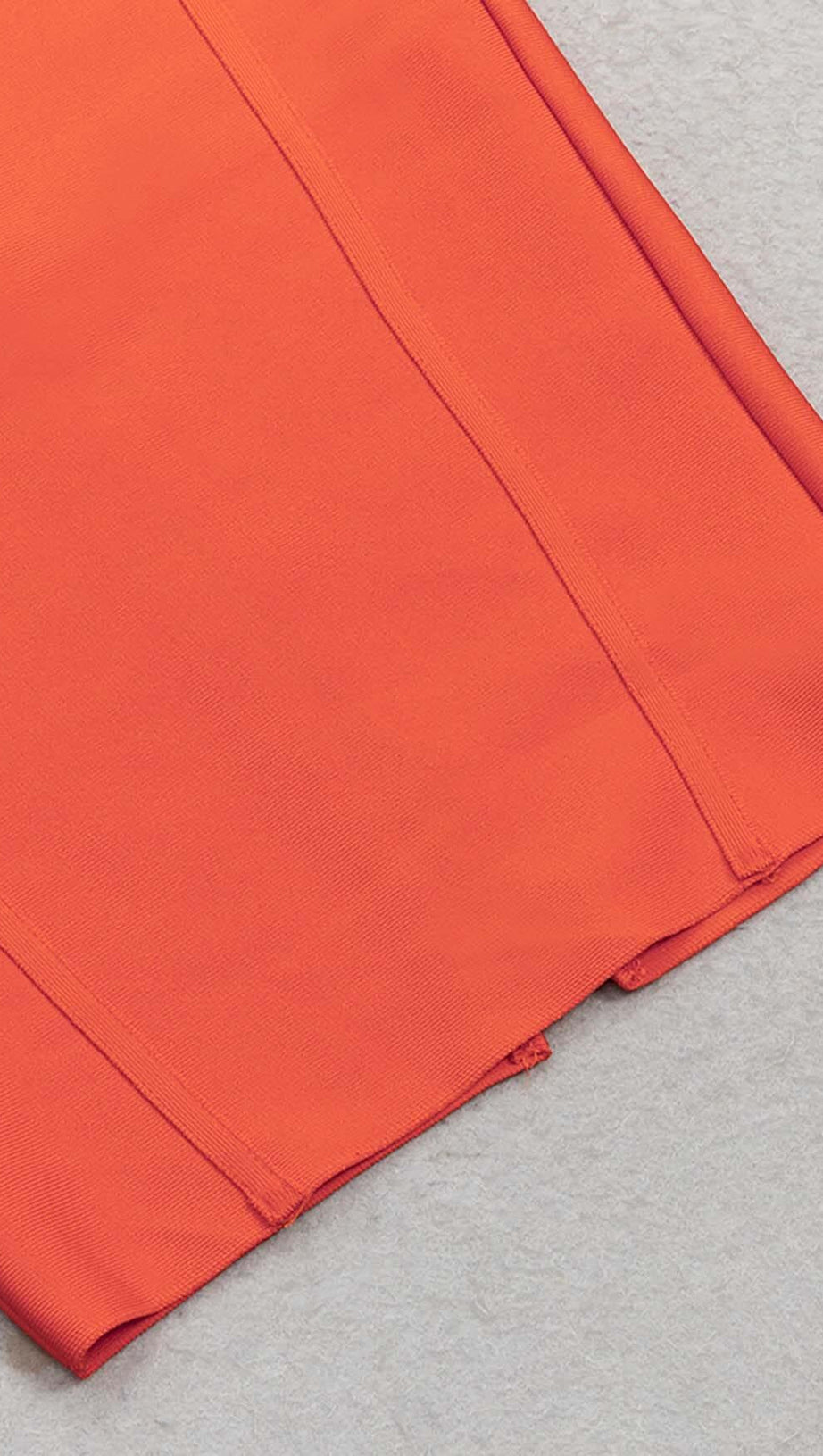 KORSETT-MIDIKLEID MIT RÜSCHEN IN ROT