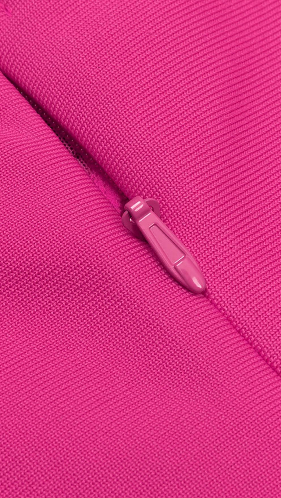 CREW NECK BODYCON BANDAGE MINI DRESS IN WINE