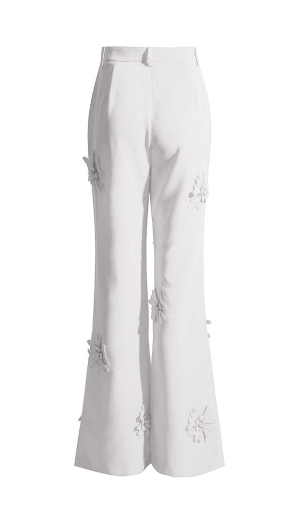 AIIZIE STEREO FLOWER MID-RISE JEANS IN WHITE - product image
