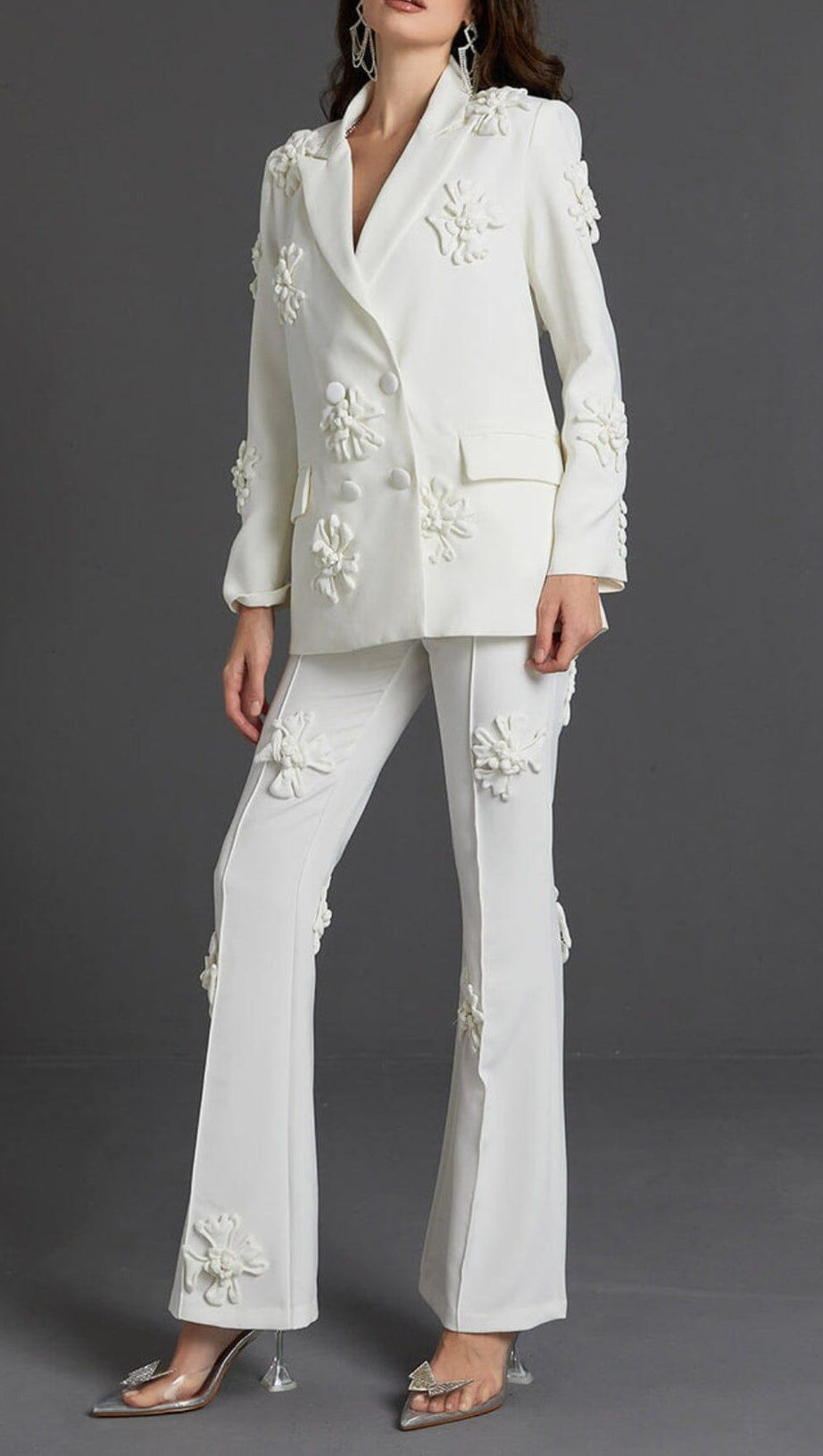 DOUBLE-BREASTED THREE DIMENSIONAL FLORAL SUIT JACKET IN WHITE