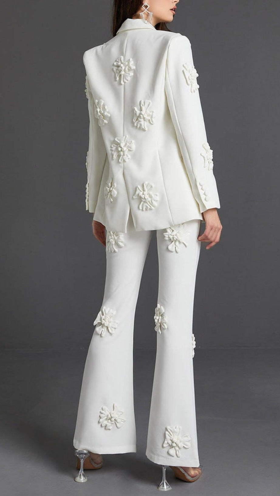 DOUBLE-BREASTED THREE DIMENSIONAL FLORAL SUIT JACKET IN WHITE