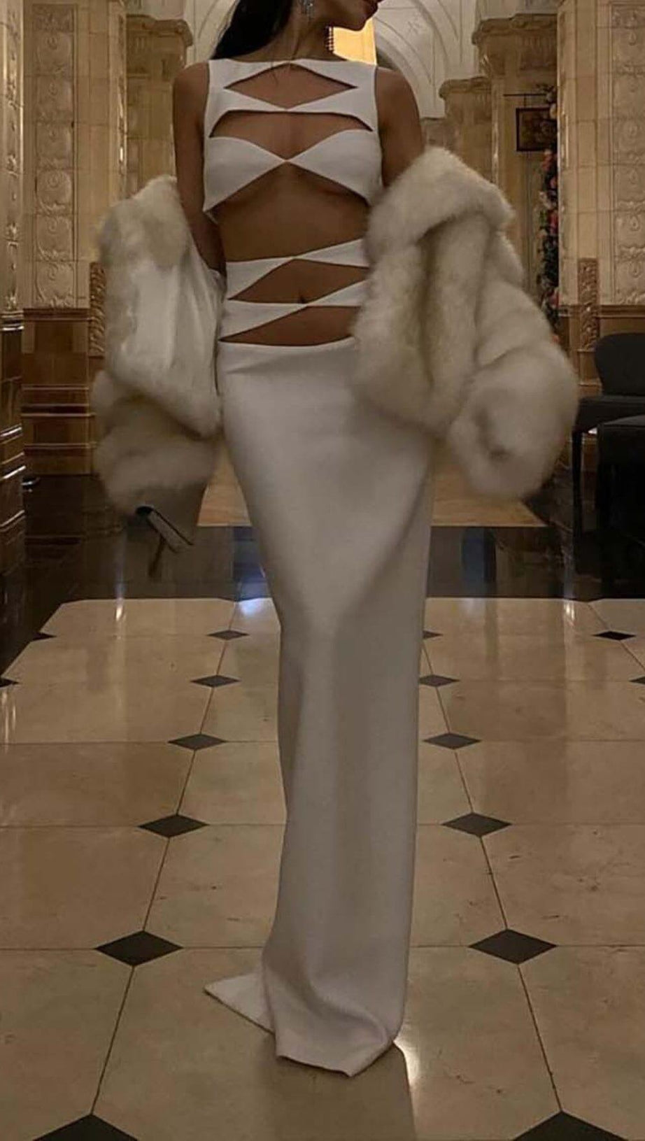 CUTOUT TWO PIECES SUIT IN WHITE