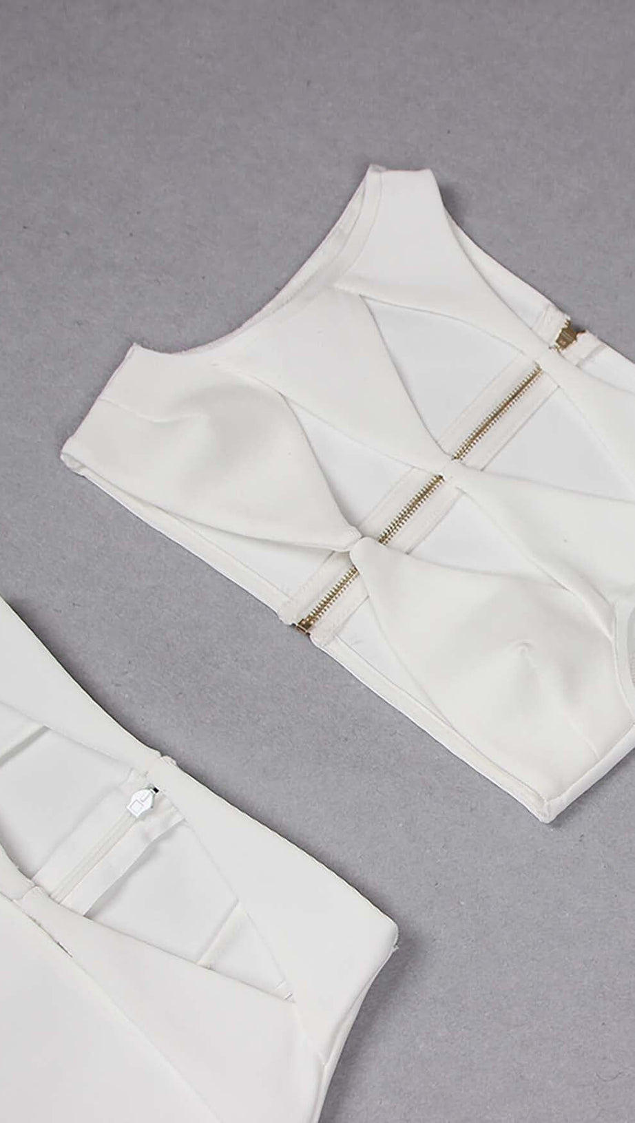 CUTOUT TWO PIECES SUIT IN WHITE