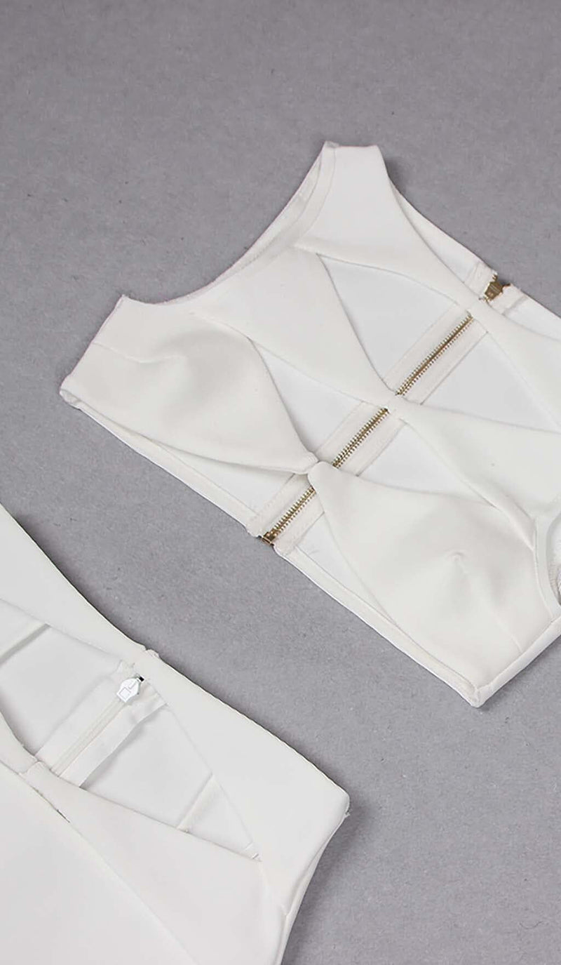 CUTOUT TWO PIECES SUIT IN WHITE