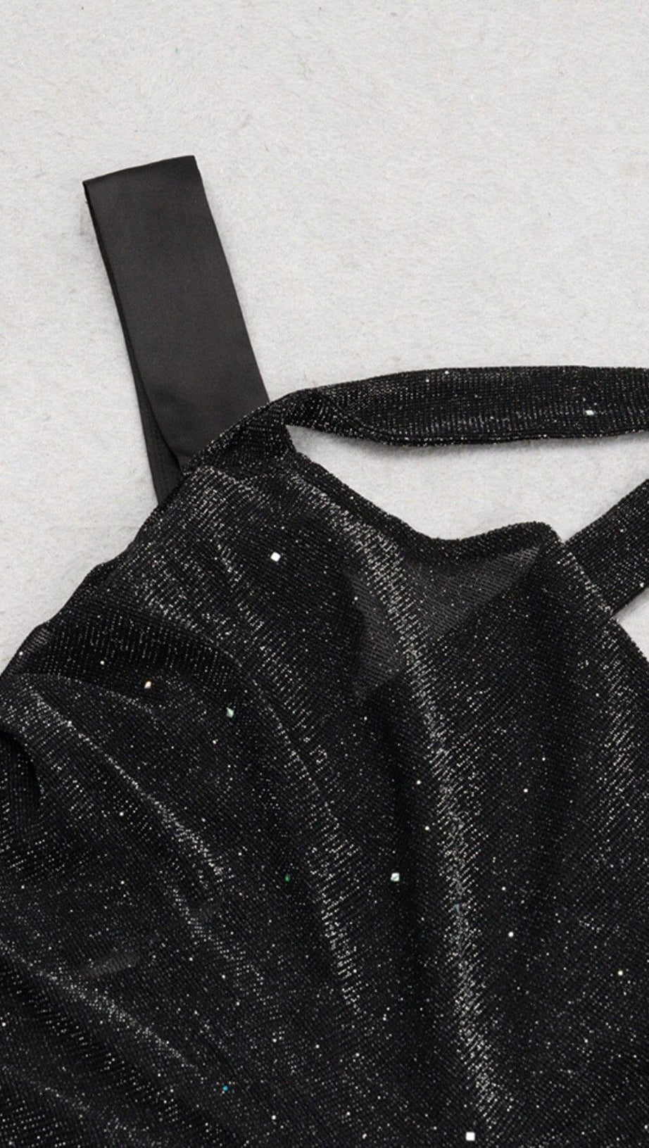 DIAMANTEN-NETZ-JUMPSUIT IN SCHWARZ