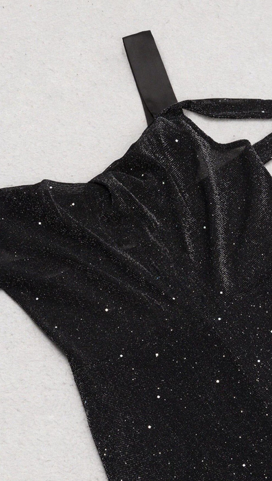 DIAMANTEN-NETZ-JUMPSUIT IN SCHWARZ