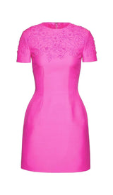 EMBROIDERED WAIST-TIGHTENING MINI DRESS IN PINK