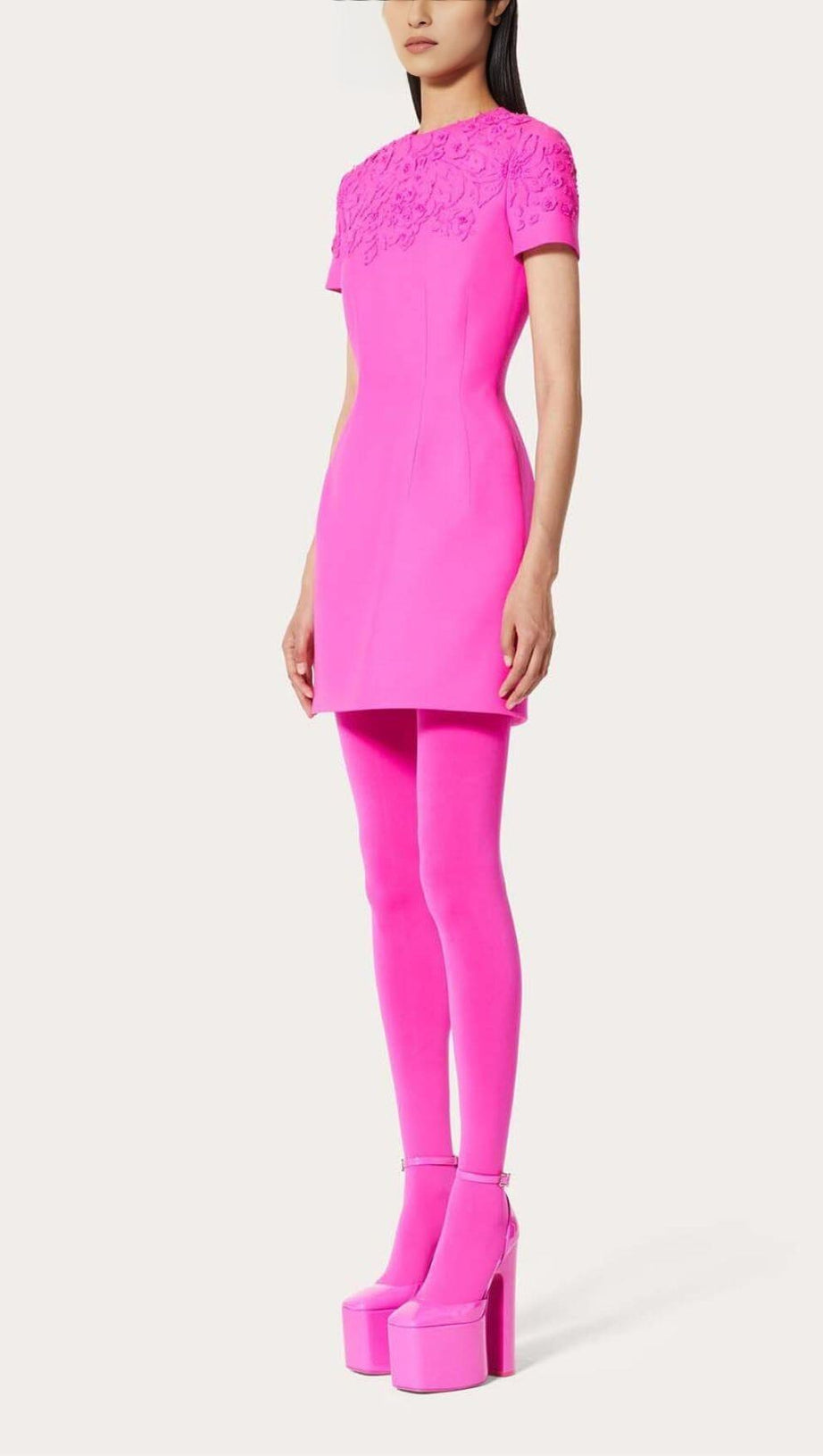 EMBROIDERED WAIST-TIGHTENING MINI DRESS IN PINK