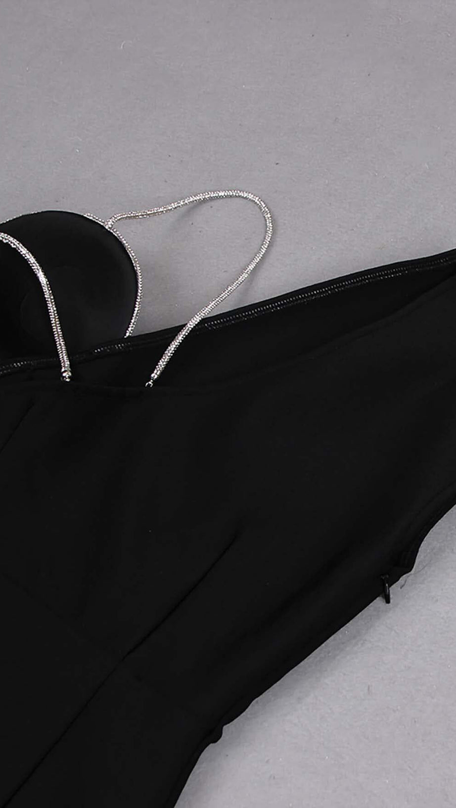 EXCLUSIVECM ASYMMETRISCHES HIGH-LOW-KLEID IN SCHWARZ