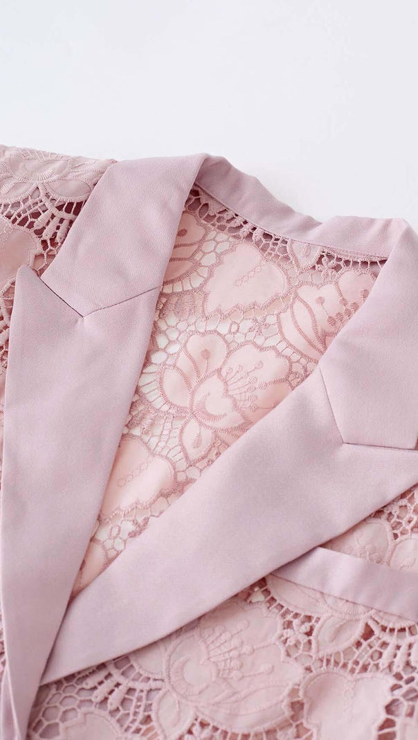 JACKENKLEID-SET MIT BLUMENMUSTER UND CUTWORK IN PINK
