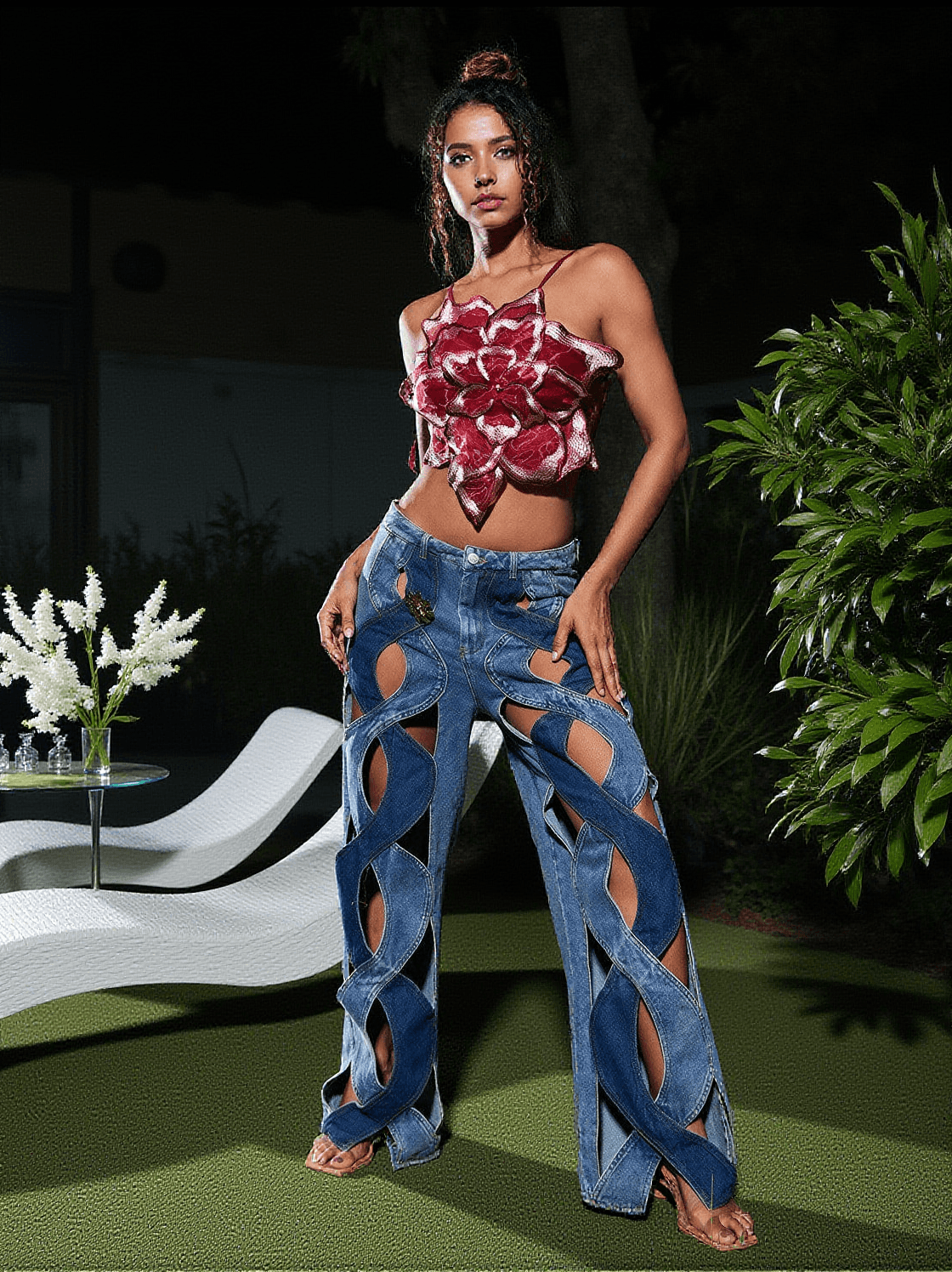 Rückenfreies Spitzentop mit Blumenmuster Tiria