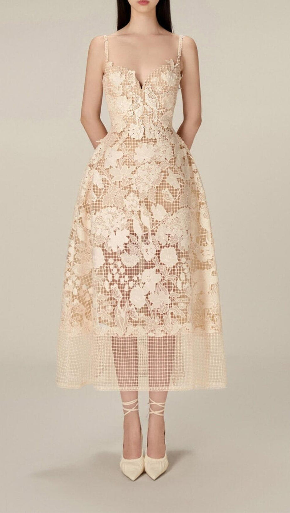 ABITO MIDI CON SPALLINE FLOREALI IN LEGNO