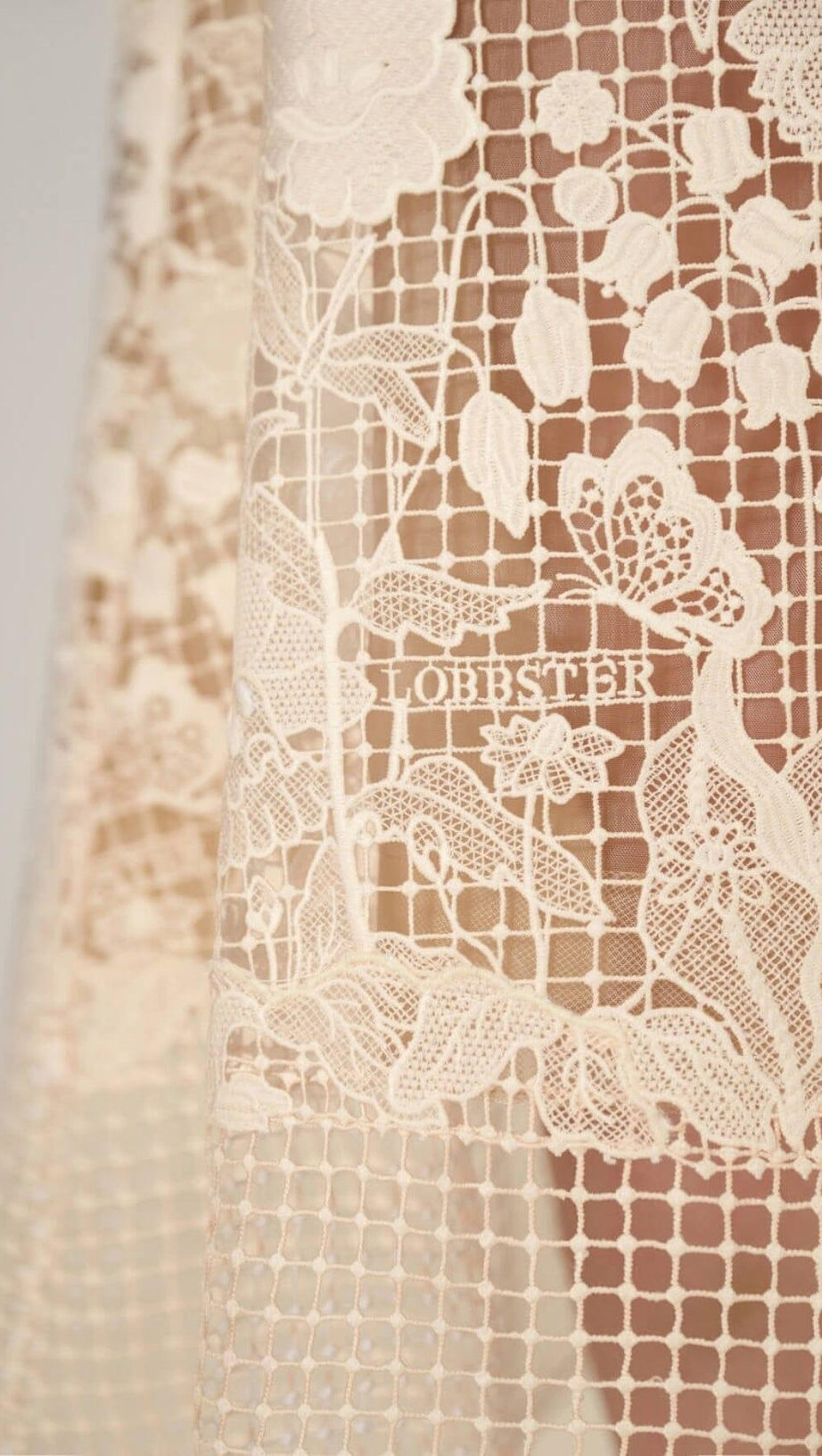 ABITO MIDI CON SPALLINE FLOREALI IN LEGNO