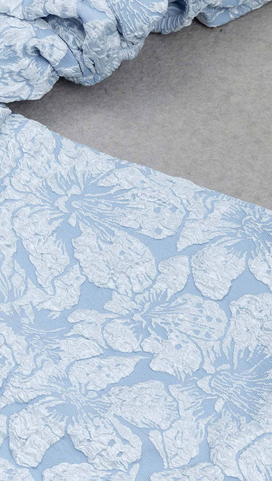 ABITO MIDI CON MANICHE A SBUFFO E STAMPA FLOREALE COLOR CIELO CHIARO