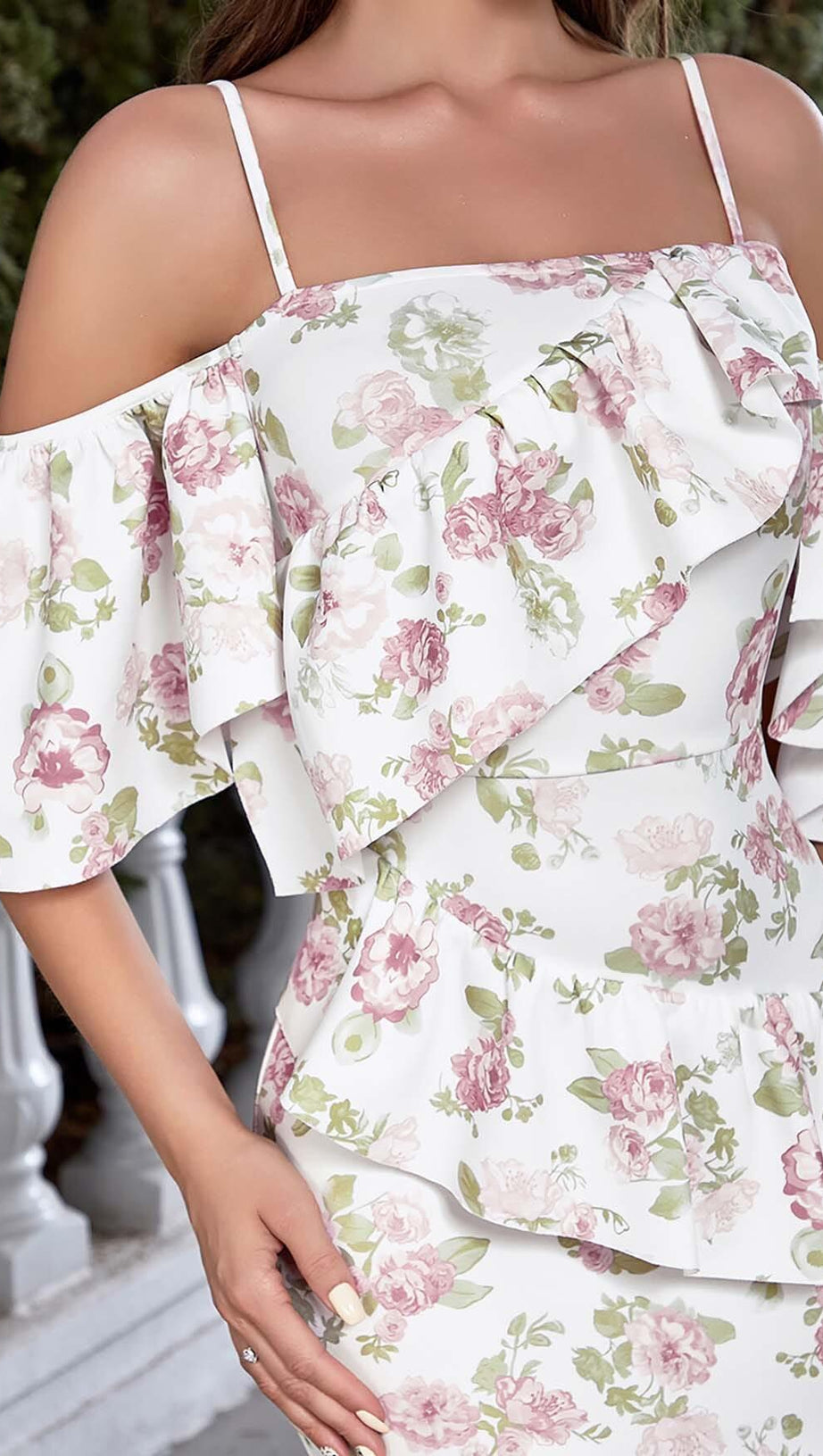 ABITO MIDI A FASCIA CON VOLANT E STAMPA FLOREALE IN BIANCO