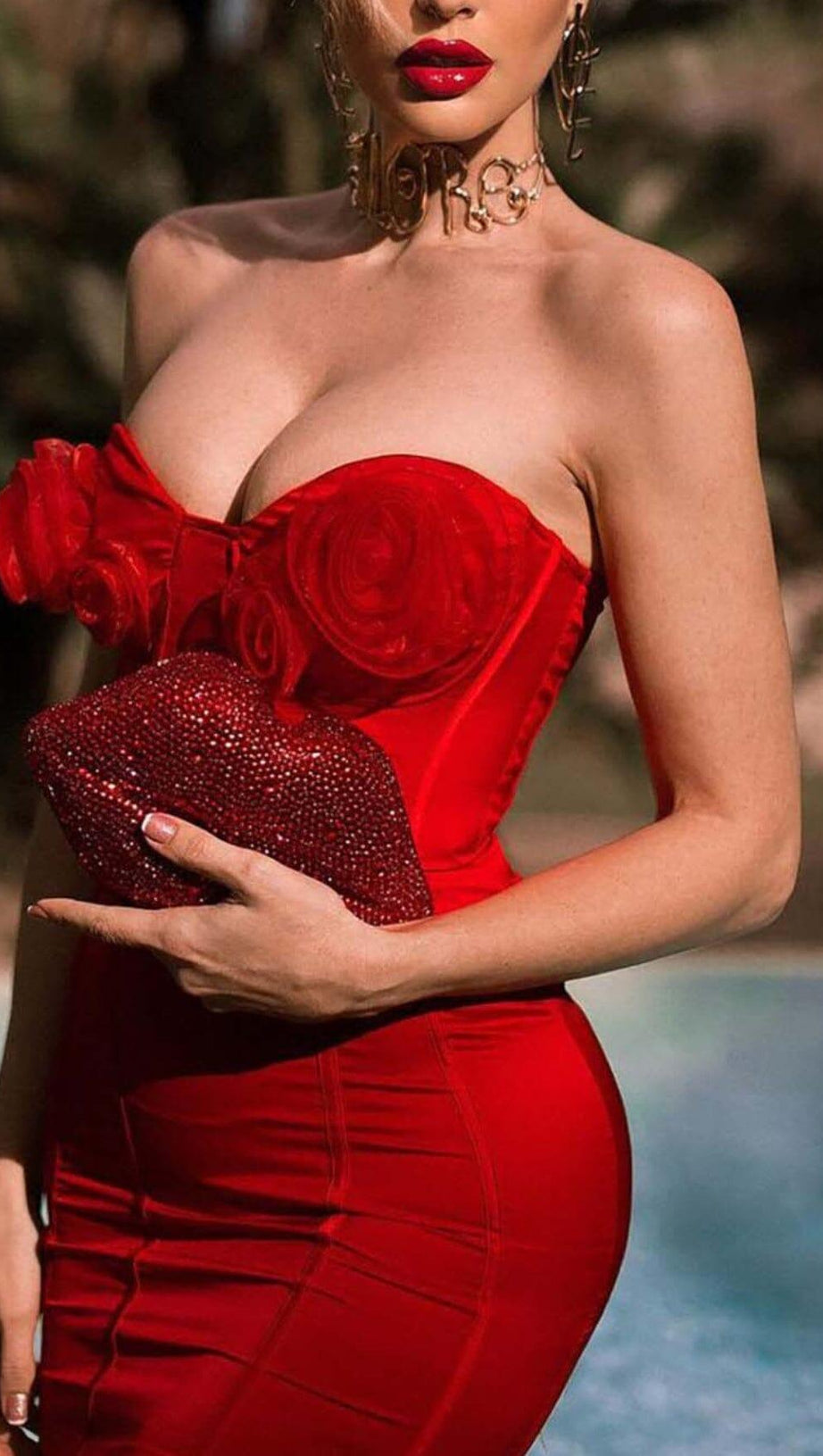 ABITO MIDI CON CORSETTO DECORATO CON FIORI IN VINO