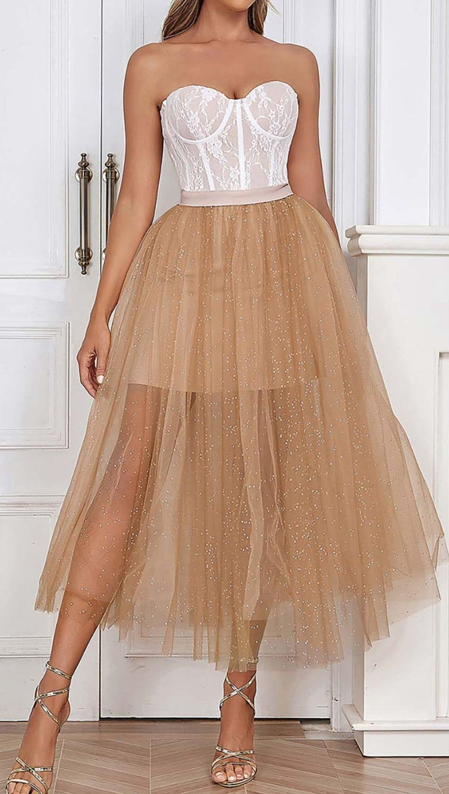 MIDIKLEID MIT SPITZENKORSETTSAUM IN BRAUN