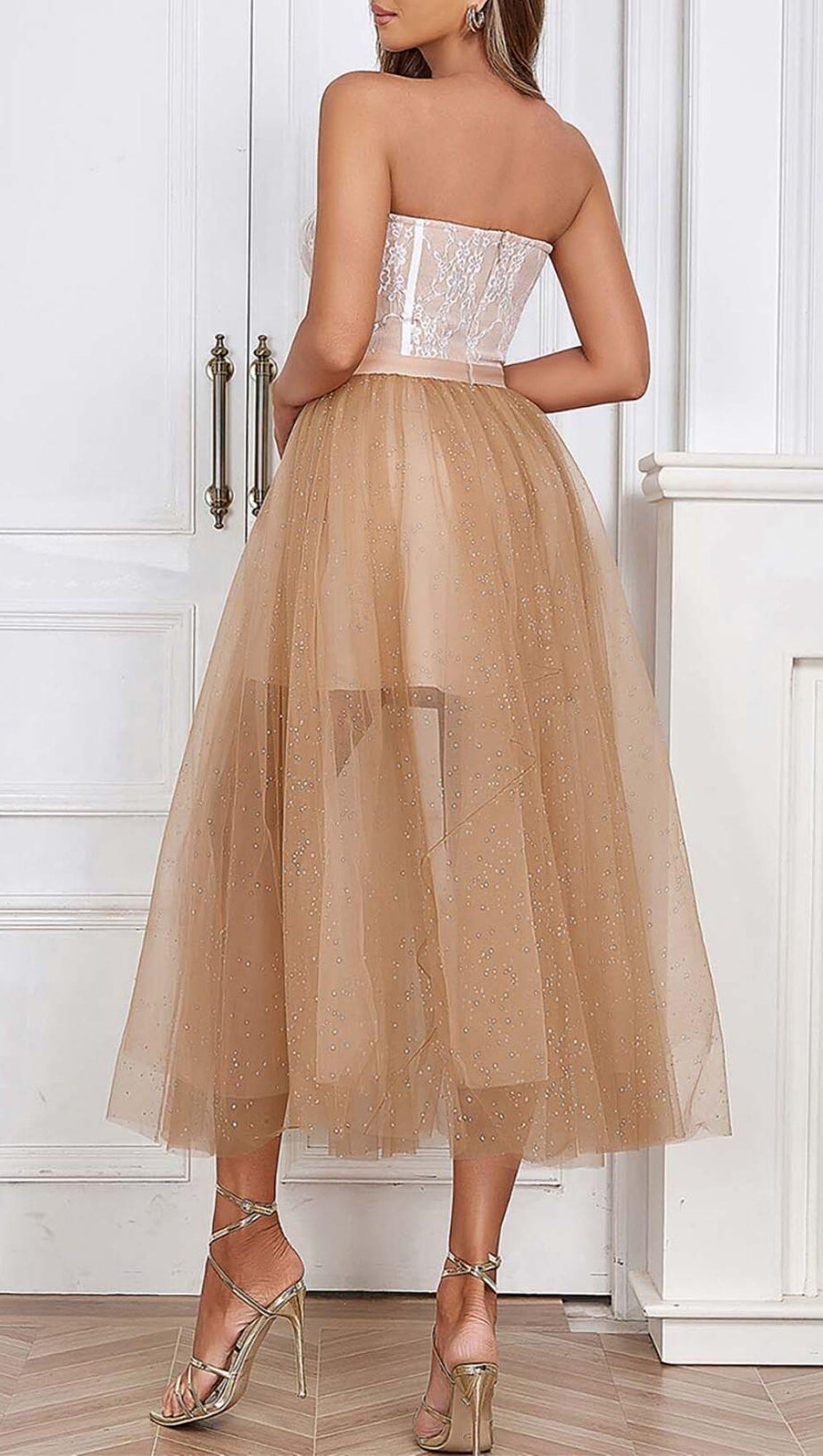 MIDIKLEID MIT SPITZENKORSETTSAUM IN BRAUN