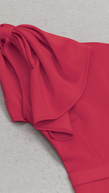 ONE SHOULDER FISHTAIL MAXI DRESS IN RED