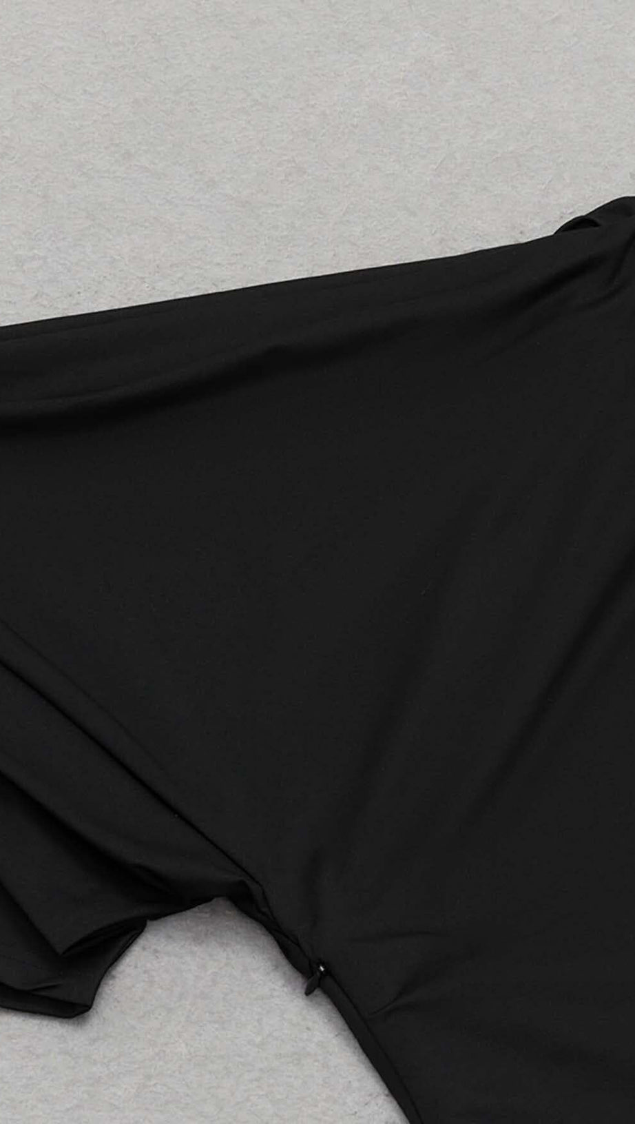 ABITO LUNGO IN RASO CON MONOSPALLA NERO