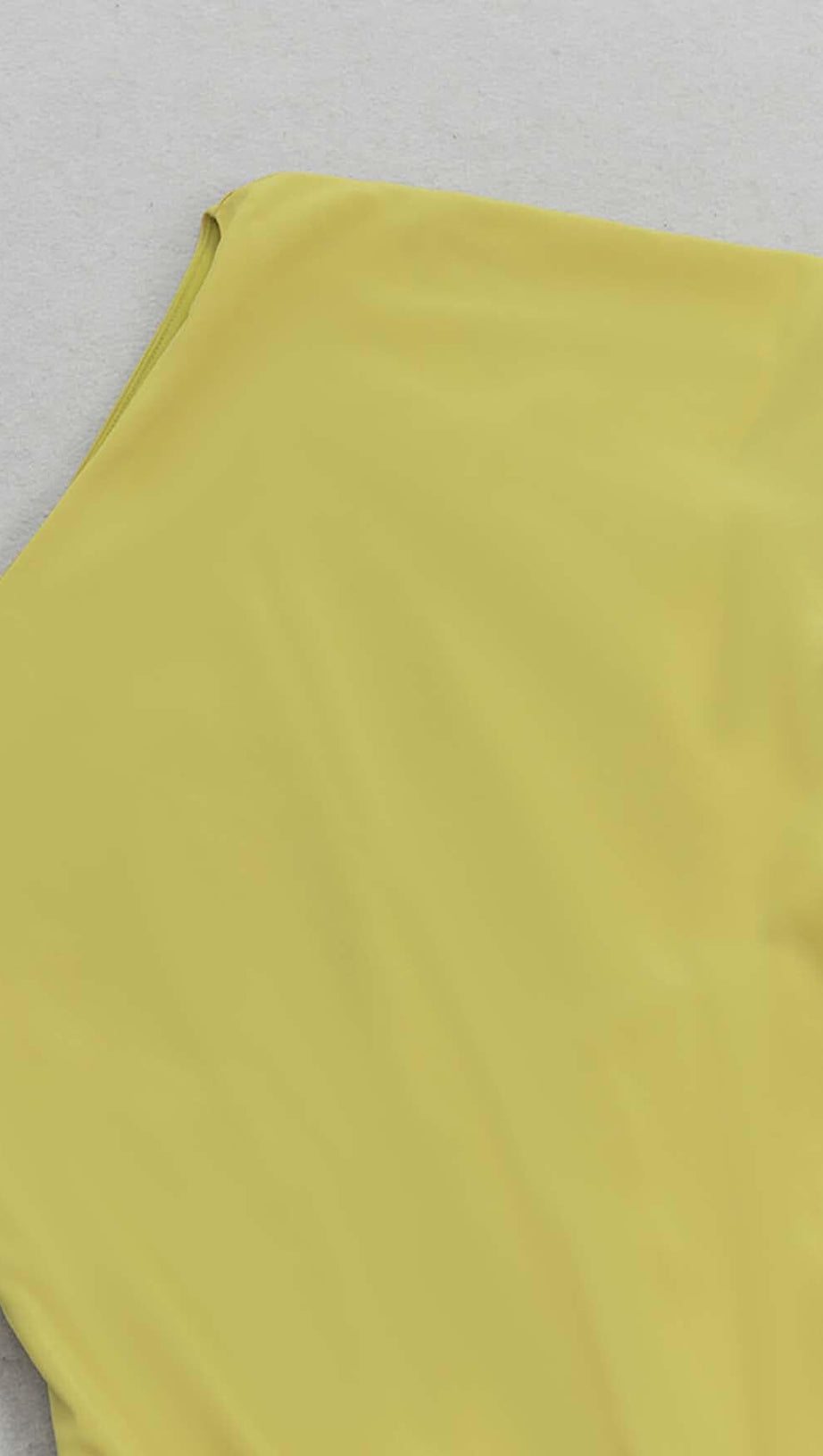 TUTA MONOSPALLA A BALZE COLOR OLIVA