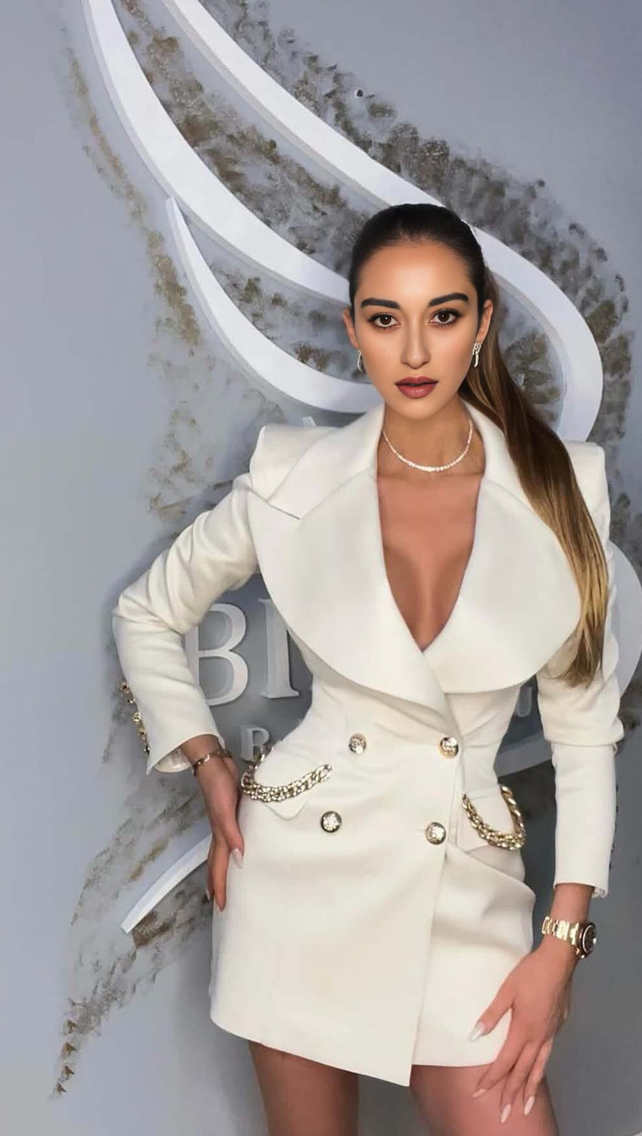 PLUNGE BOTTONS JACKET DRESS IN WHITE