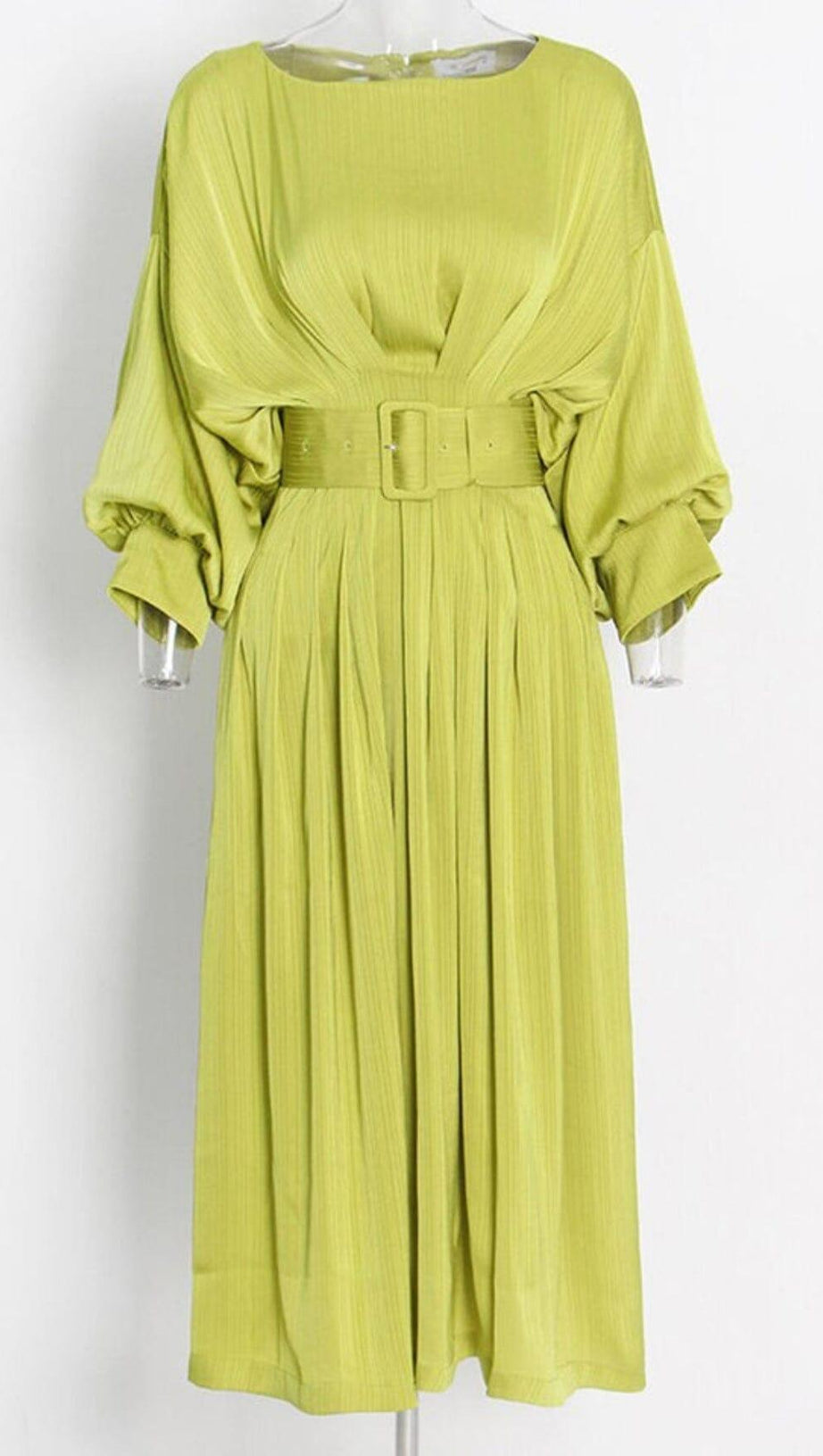 RUCHED SATIN MIDI DRESS IN GTEEN