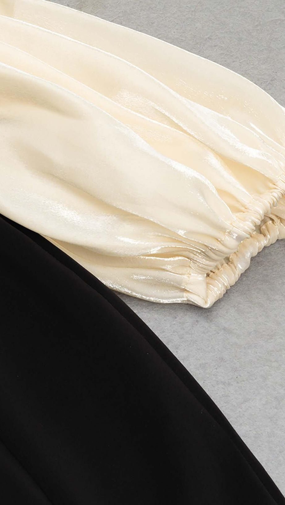 RUFFLE COLD SHOULDER MIDI DRESS IN BLACK