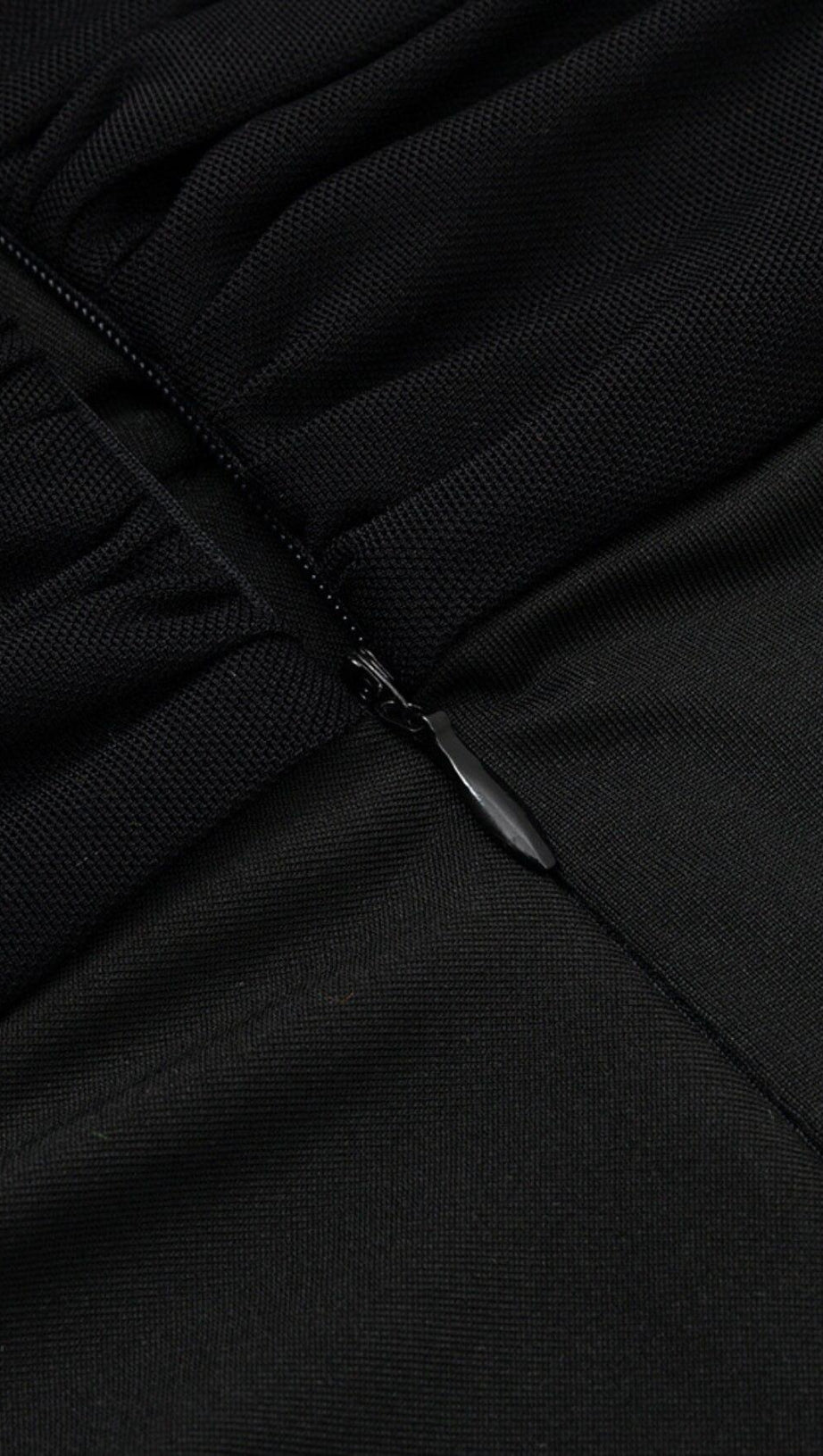 RUFFLE HIGH-LOW DRESS IN BLACK