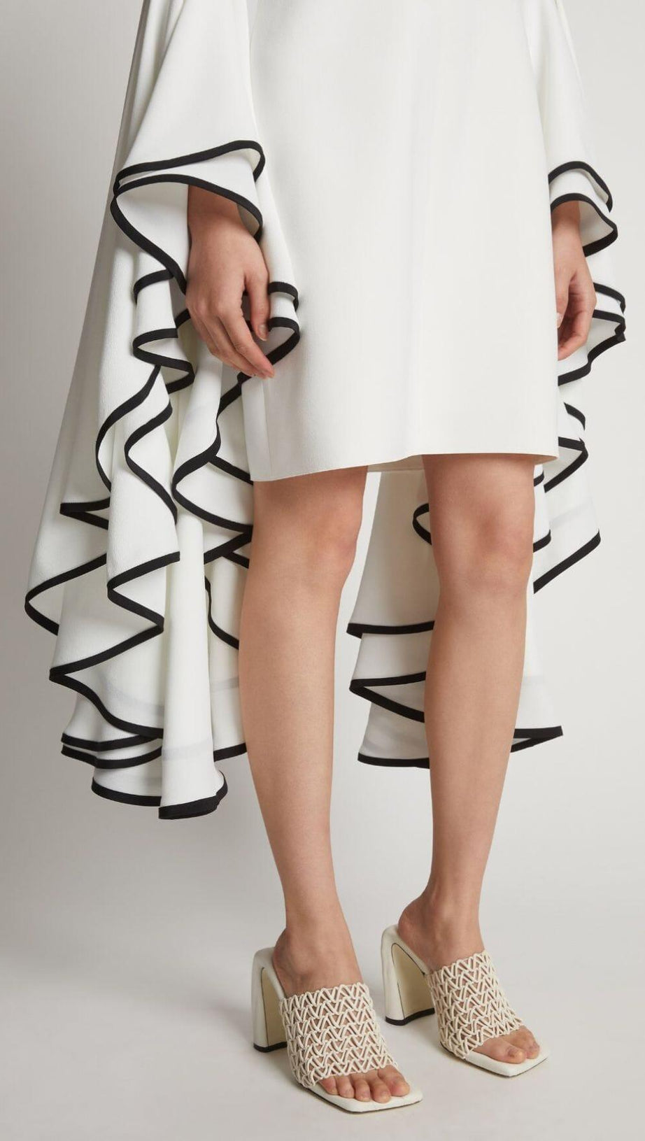 RUFFLED SLEEVE MINI DRESS IN WHITE