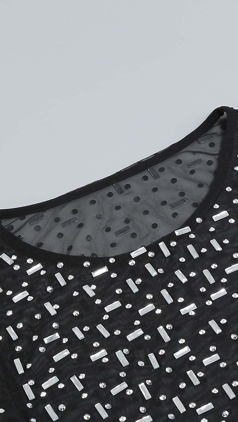 TOP IN RETE CON PAILLETTES E STRASS NERO