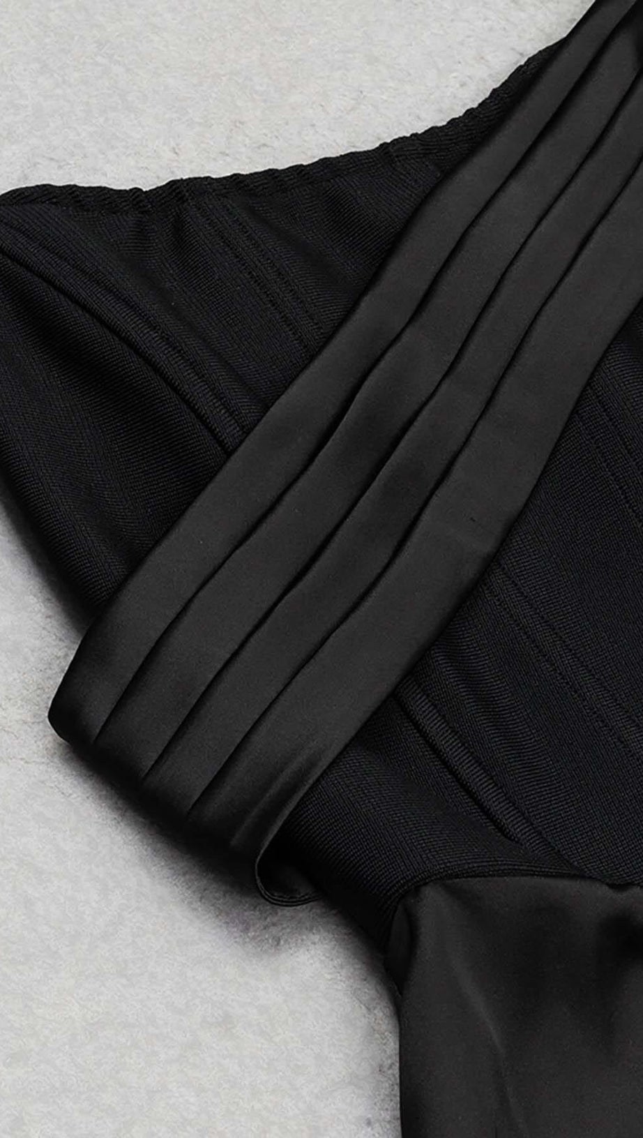 SLEEVELESS BANDAGE MIDI DRESS IN BLACK