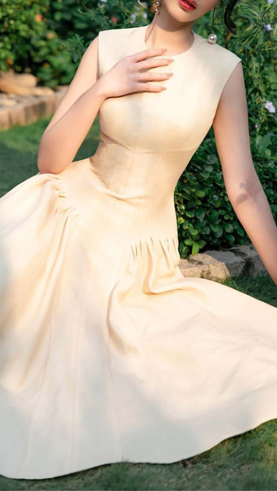 ABITO MIDI SENZA MANICHE CON CORSETTO BEIGE