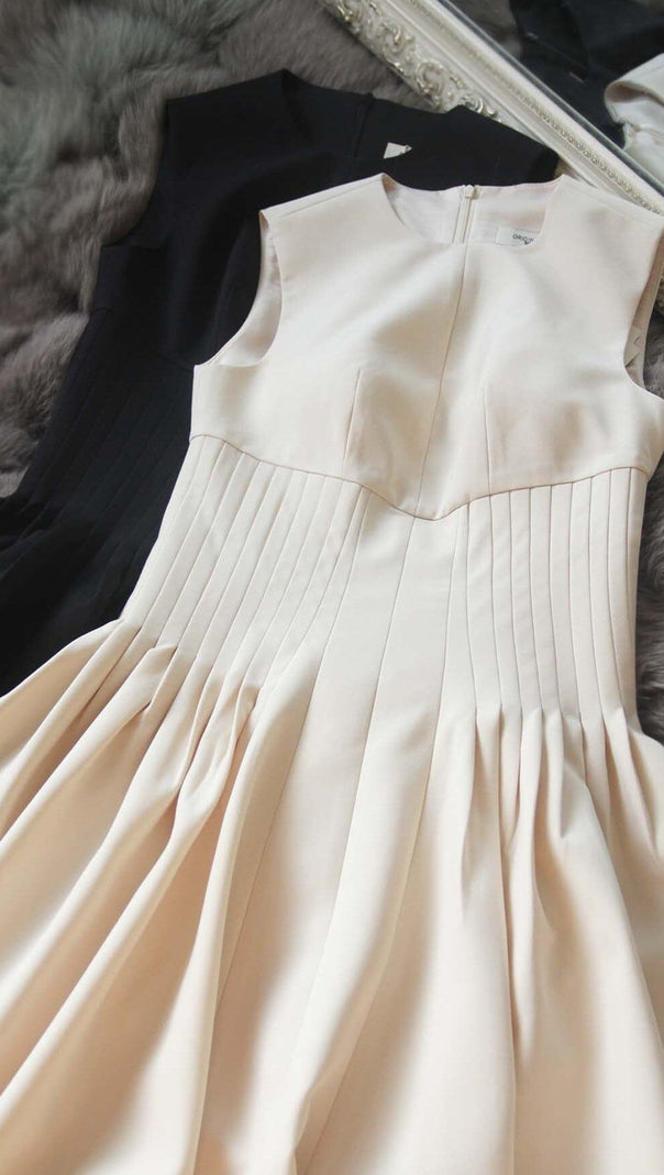 AIIZIE SLEEVELESS CORSET MIDI DRESS IN BEIGE - product image