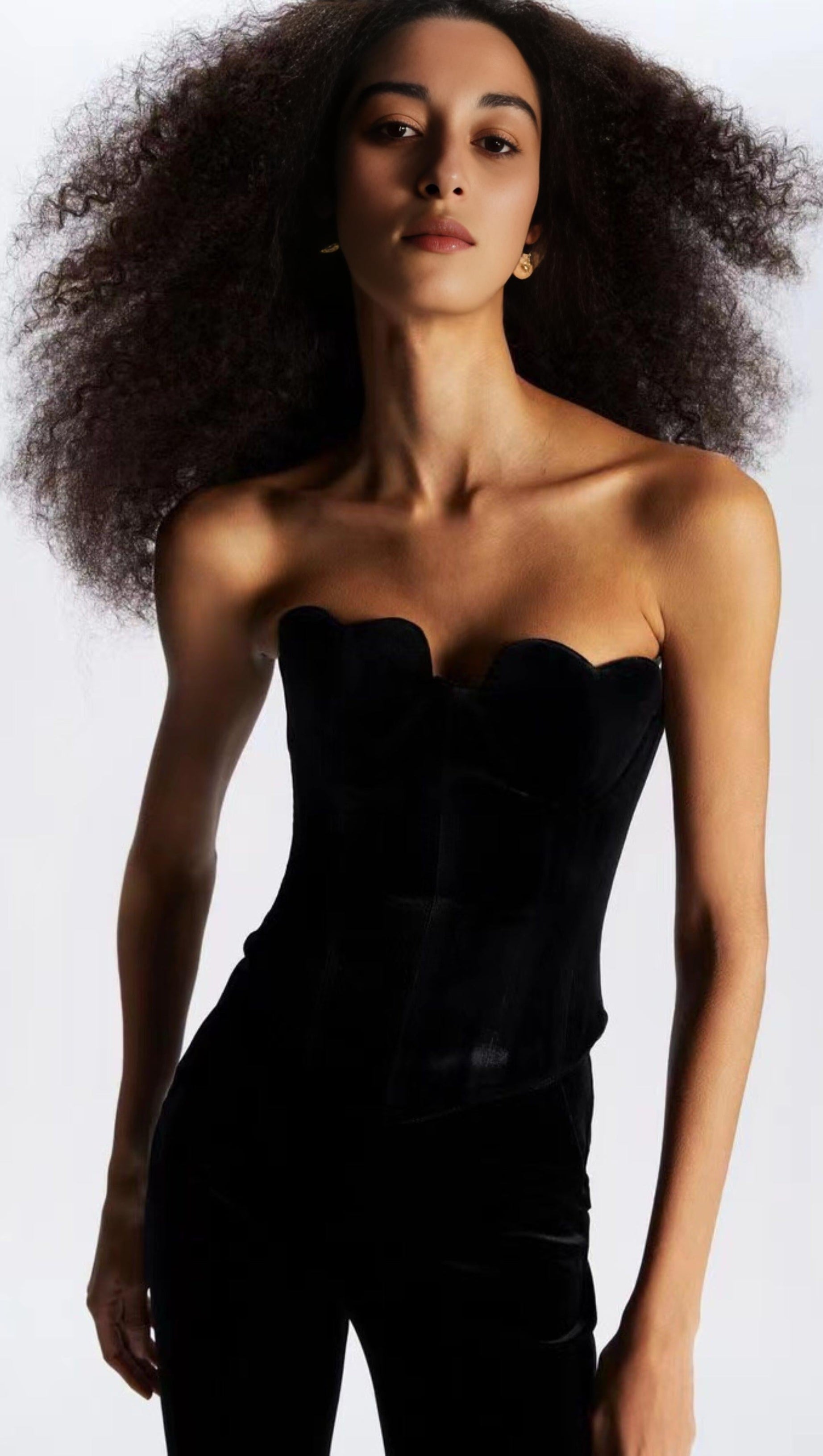 STRAPLESS CORSET CROPPED TOP IN BLACK