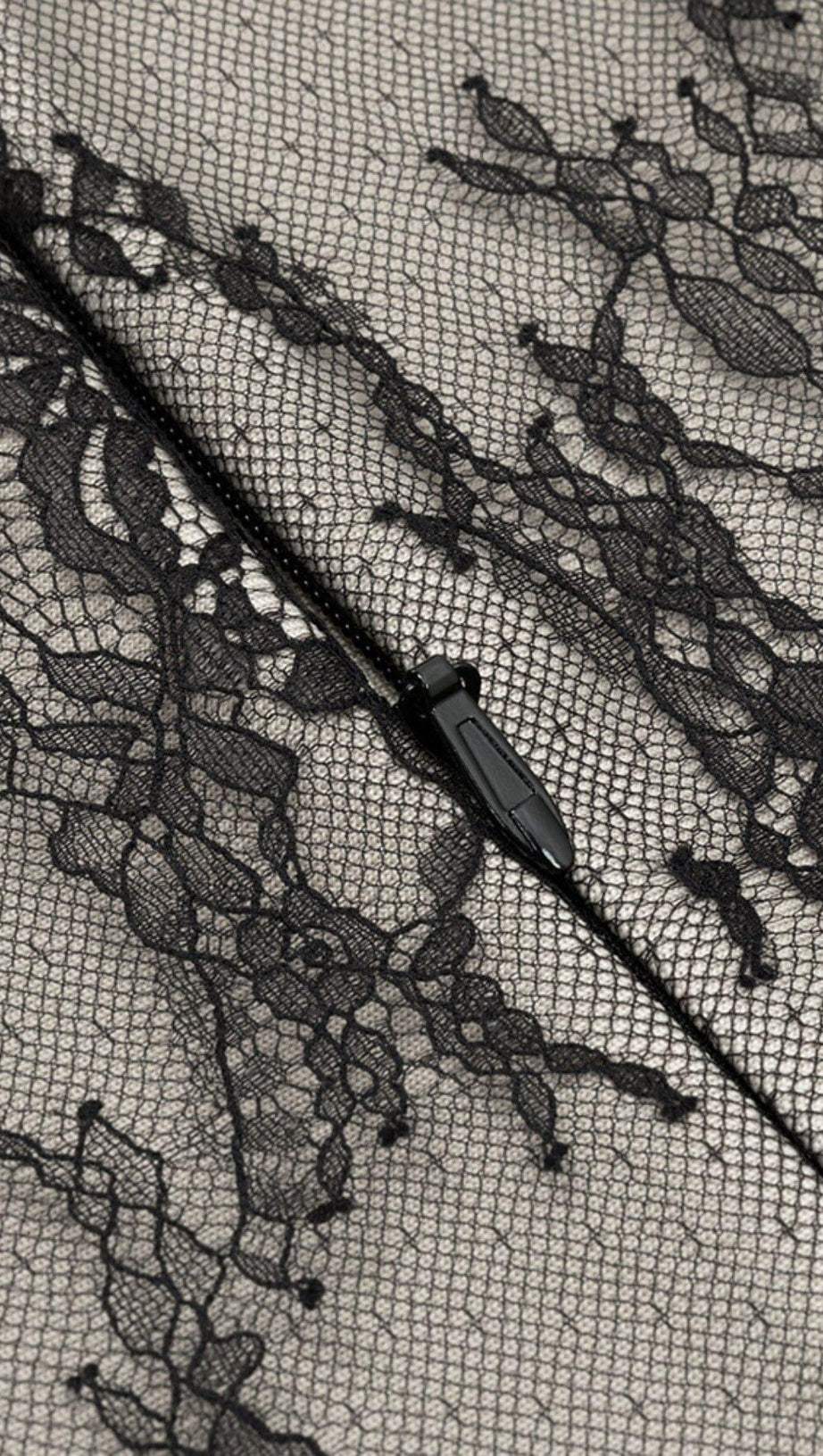 STRAPLESS CORSET MIDI DRESS IN BLACK