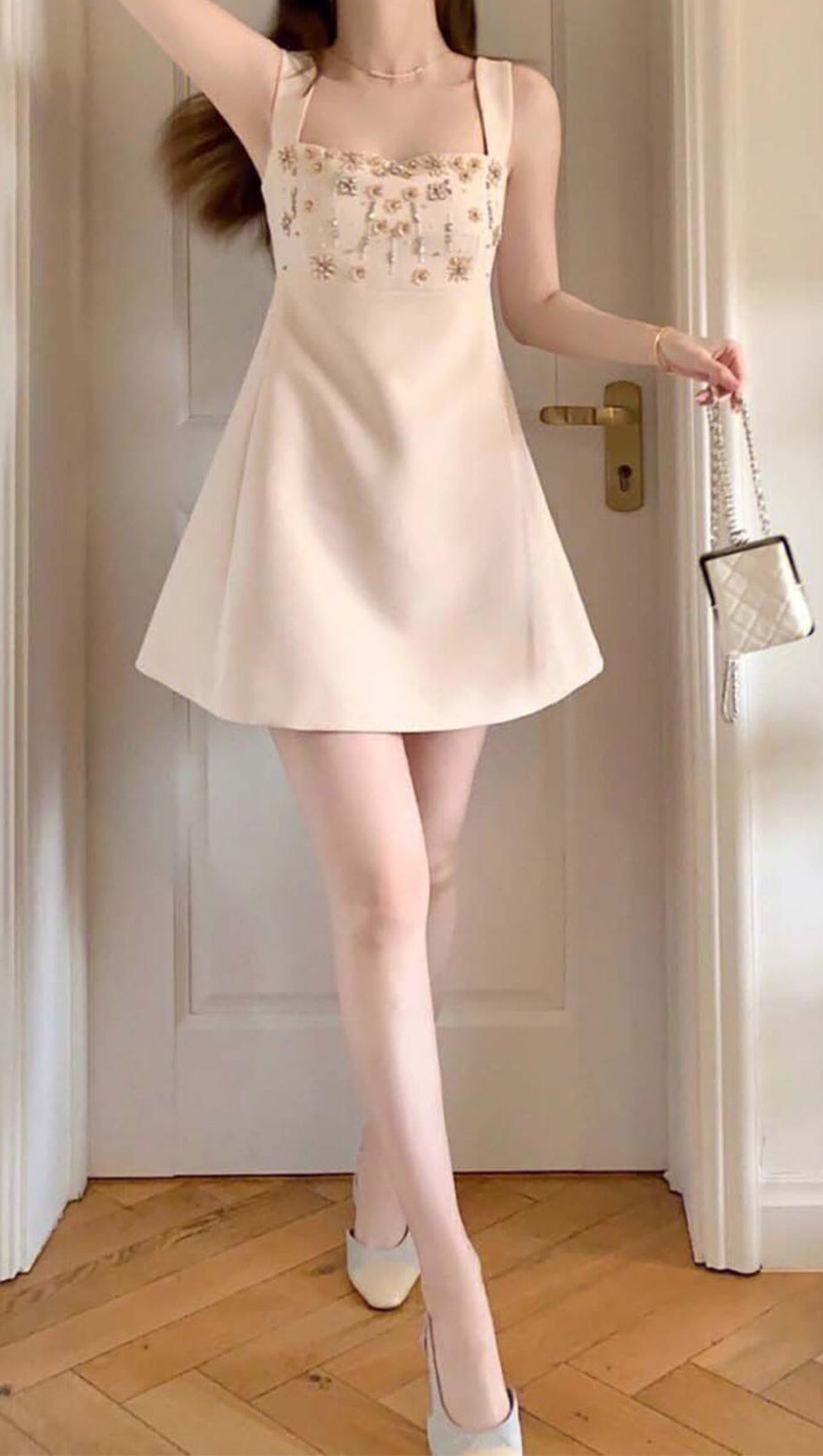 MINI ABITO CON SPALLINE E CRISTALLI IN BEIGE