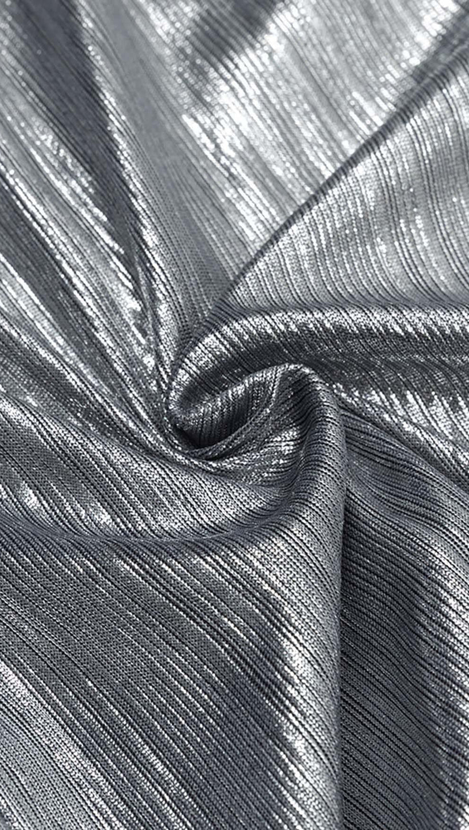 MIDIKLEID MIT TRÄGERN UND SPLITT IN METALLIC-SILBER
