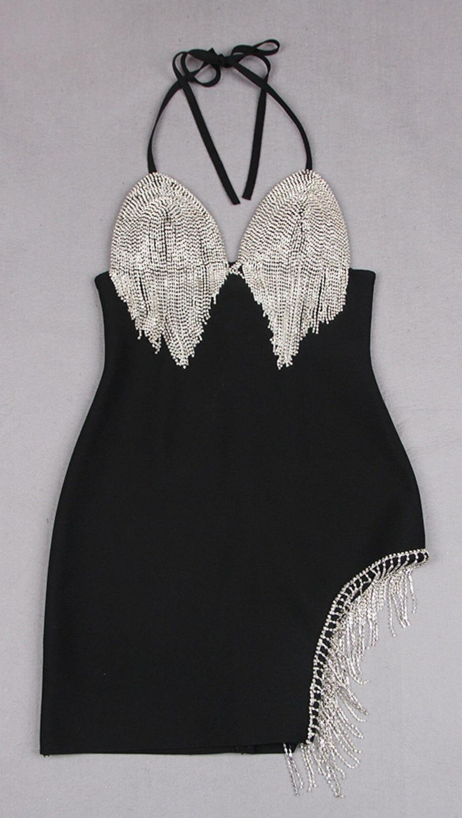 MINIKLEID MIT QUASTEN-AUSSCHNITT IN SCHWARZ