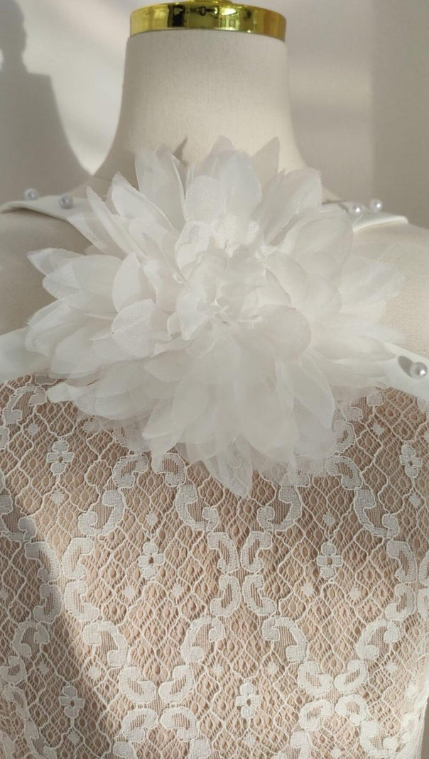 AIIZIE 3D FLORAL PEARL BUTTON RUFFLES MIDI DRESS IN WHITE - product image