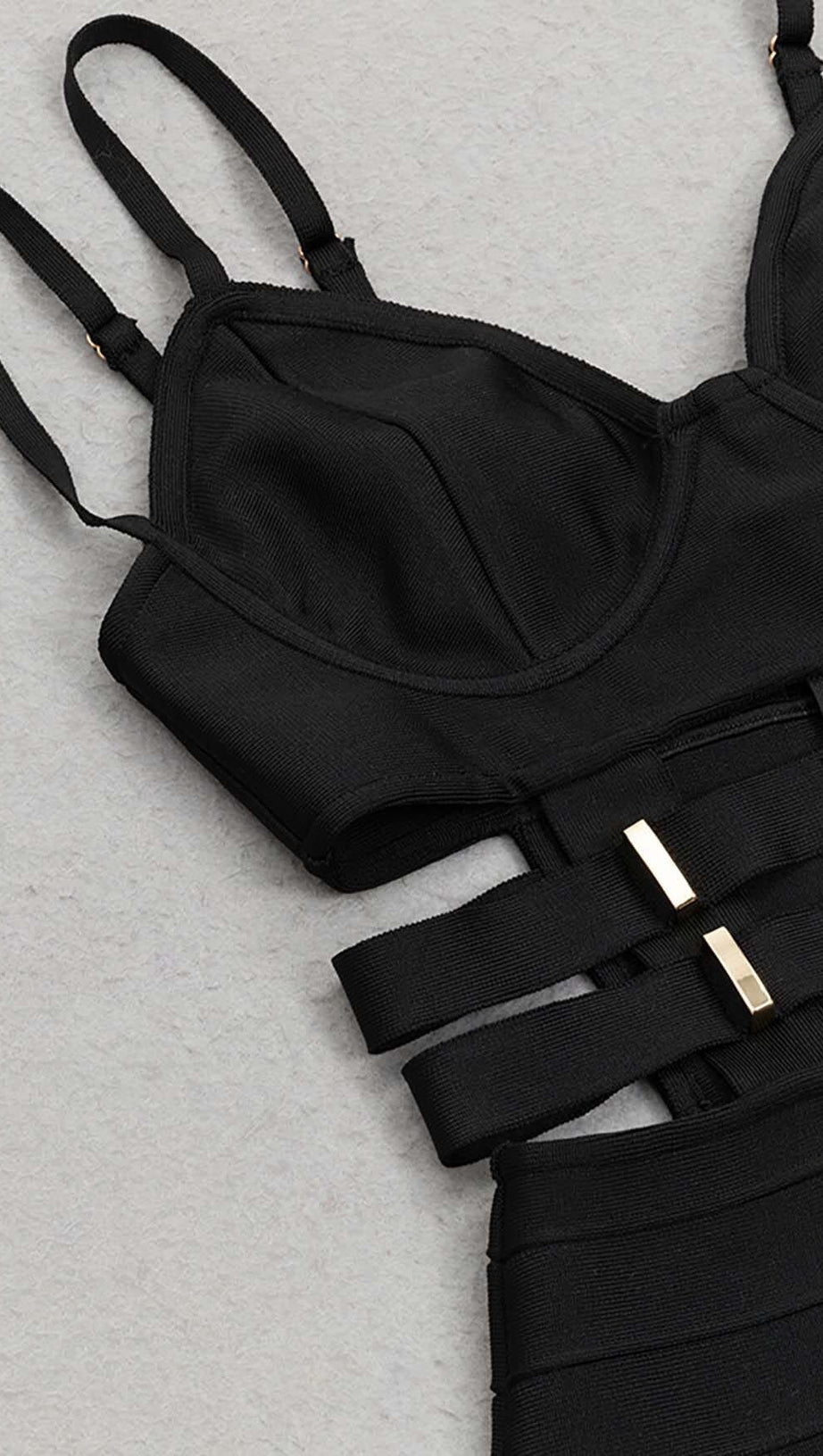 BANDAGE-MIDIKLEID MIT SCHNALLE IN SCHWARZ