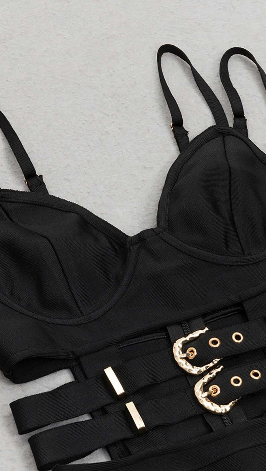 BANDAGE-MIDIKLEID MIT SCHNALLE IN SCHWARZ